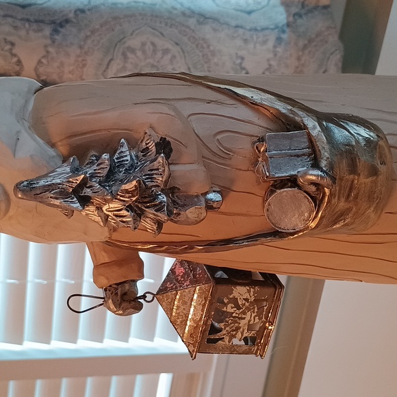 16" Large Christmas Holiday Santa Figurine With Light Up Lantern - Picture 7 of 13